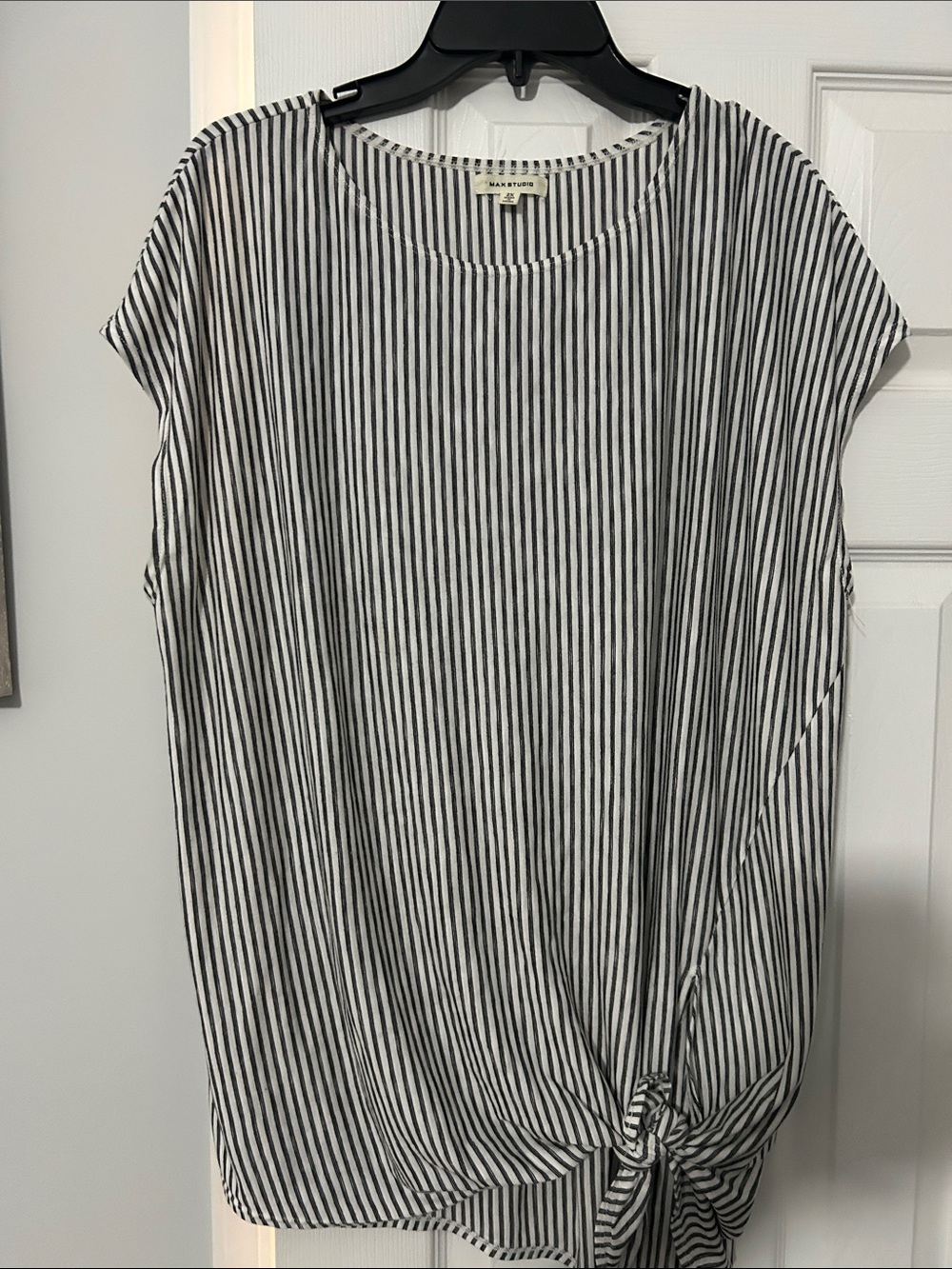 Max Studio Black & White Vertical Stripe Short Sleeve Knot-Front Tee